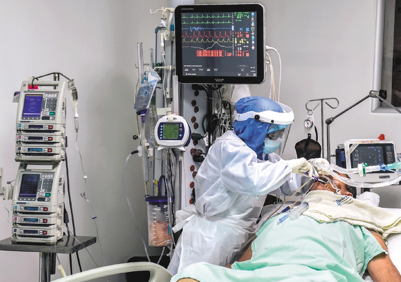 "Será imposible cubrir las 10 mil camas que el Gobierno Nacional prometió entregar para sobrellevar la emergencia sanitaria", afirma el presidente de la Asociación Médica de Cuidados Intensivos