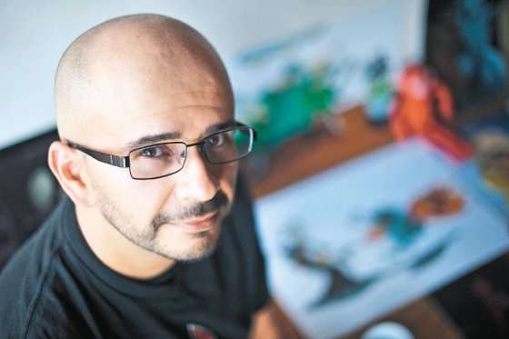 El caricaturista Camilo Triana ha considerado recopilar los trabajos de sus colegas en un libro. / Óscar Pérez