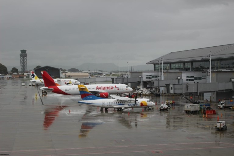 Con proyecto de ley buscan acabar los abusos de las aerolíneas con sus usuarios