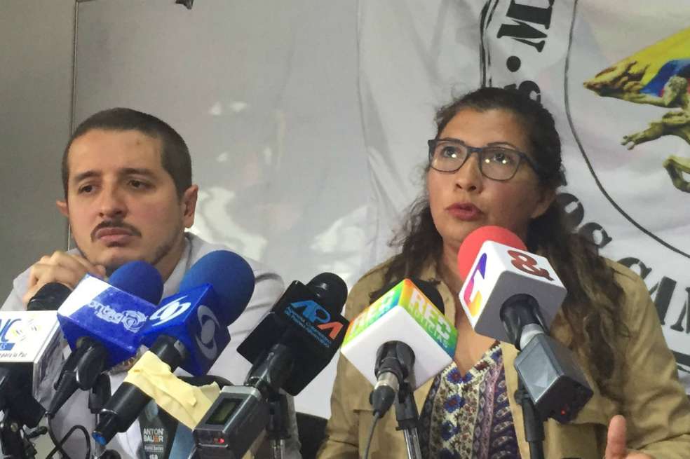 David Flórez, de Marcha Patriótica, y Luz Perly Córdoba, de COCCAM, durante rueda de prensa sobre Tumaco. / Tomada de Twitter (@marchapatriota)