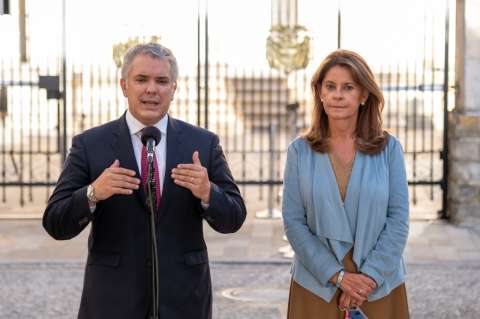 Historia de dos (o más) políticas exteriores