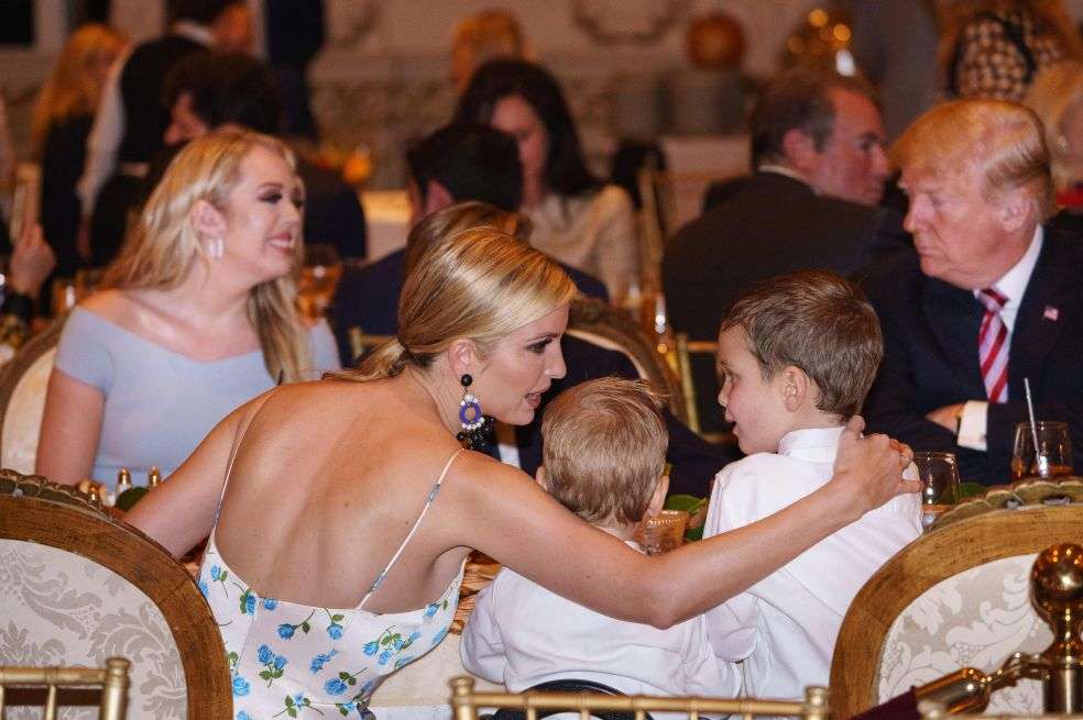 La familia de Donald Trump ha aprovechado su llegada al poder para cerrar millonarios negocios. Ivanka, la más influyente del clan. / AFP