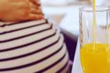 ¿Tomar bebidas azucaradas durante elembarazo afecta a tu bebé?