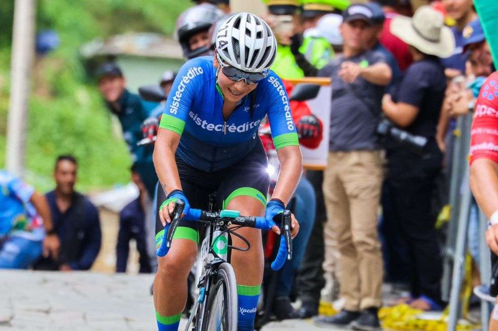 Yeni Colmenares (Sistecrédito) se impuso en solitario en la cuarta y última etapa de la Vuelta a Antioquia femenina.