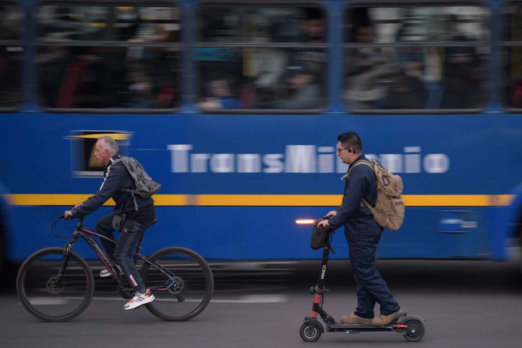 Diferentes aspectos de este día en Bogotá, en el que los habitantes se movilizaron en otros medios de transporte como: Transmilenio, taxis o bicicletas.