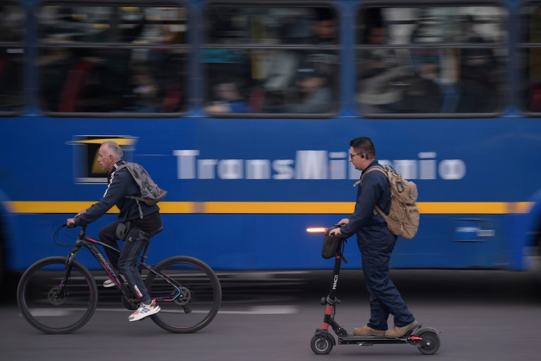 ¿Ciclorrutas en jaque? Proyecto de ley que regula ciclomotores encendió el debate