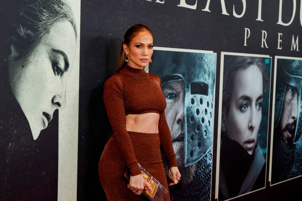 Jennifer López enseña 3 ejercicios para tonificar el cuerpo