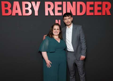 Mujer que afirma haber inspirado rol de acosadora en “Bebé reno” demanda a Netflix