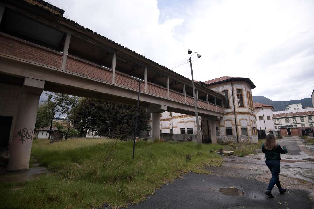 Recorrido por las instalaciones de este hospital que se encuentra en ruinas.