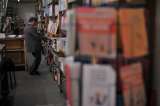 Libros sobre mujeres y LGBTIQ+ enfrentan censura: ¿qué está pasando?