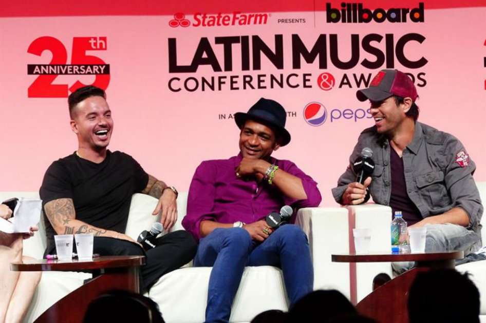 Los cantantes, el colombiano J Balvin, el cubano Descemer Bueno y el español Enrique Iglesias