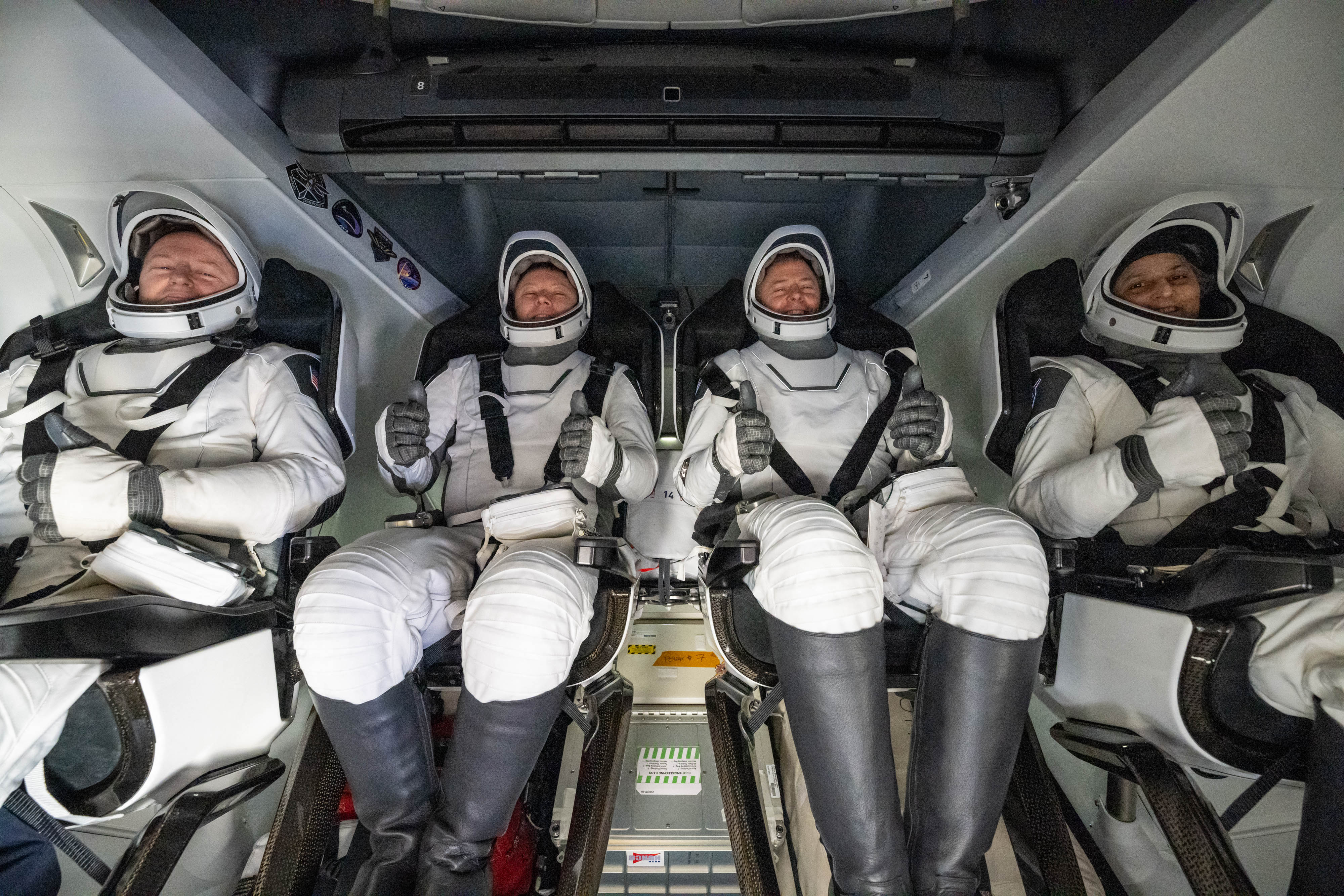 Los astronautas Suni Williams, Butch Wilmore, Nick Hague y el cosmonauta Roscosmos Aleksandr Gorbunov regresaron con éxito a la Tierra.