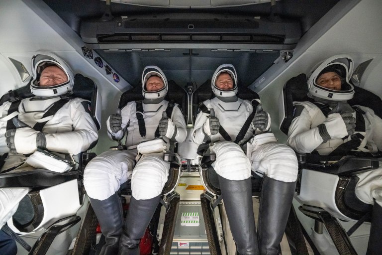Tras nueve meses en el espacio, astronautas de la NASA por fin regresan a la Tierra
