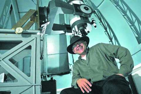 “Yo, que vivo en la Luna… y en Marte”: César Ocampo