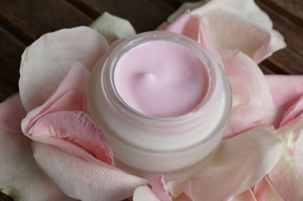 Las cremas hidratantes podrían afectar la leche materna