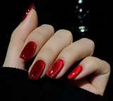 Diseños de uñas semipermanentes en rojo: 5 ideas elegantes