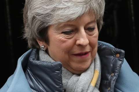 El nuevo acuerdo de Brexit de May a la deriva, ¿votarán (otra vez) en su contra?