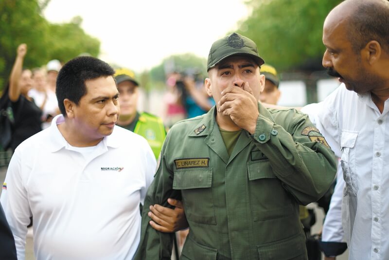 Según Migración Colombia, 96 militares ingresaron por Norte de Santander y ocho por Arauca. / Cristian Garavito - El Espectador