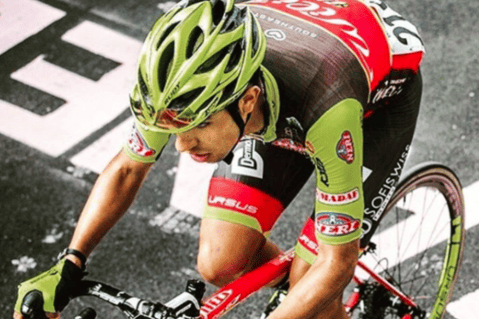 El colombiano Daniel Martínez se retiró del Giro de Italia