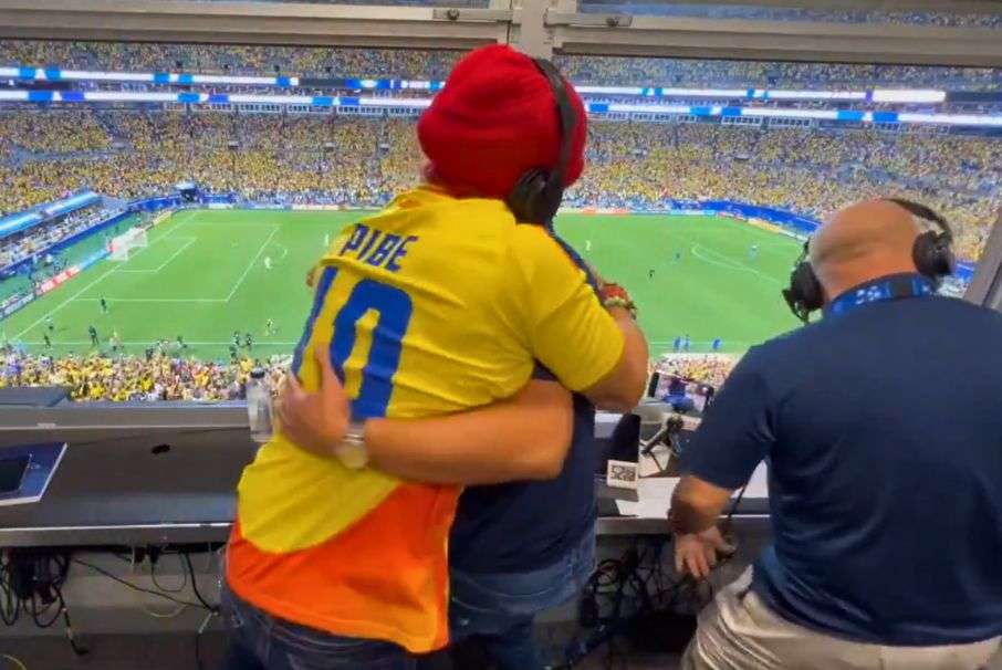 El exjugador de la Selección Colombia, Carlos El Pibe Valderrama, no ocultó su emoción tras la clasificación de la Tricolor a la final de la Copa América.