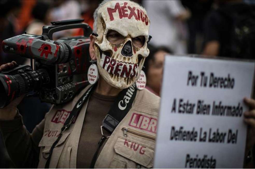 La Sociedad Interamericana de Prensa denunció dificultades crecientes en países como México, Brasil, El Salvador, Nicaragua o Venezuela, donde trabajadores de los medios se convierten en blanco de ataques de líderes políticos y, por extensión, de sectores de la sociedad.