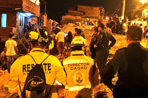 Al menos tres muertos tras colapso de edificio residencial en Medellín