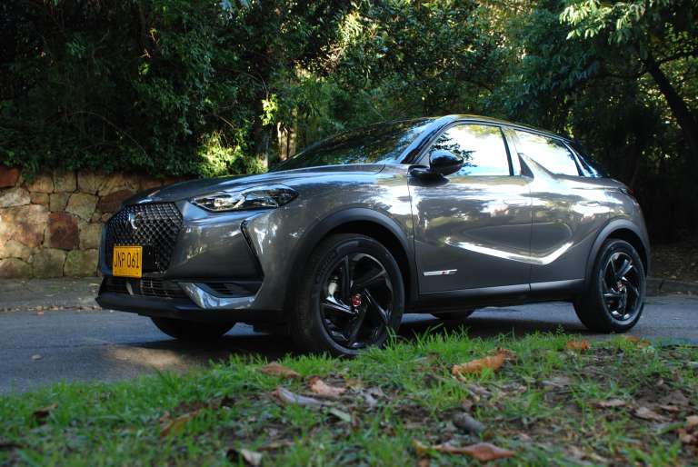 La personalización del DS3 Crossback la complementa un techo negro, que, sin importar el color, está disponible en toda la línea.