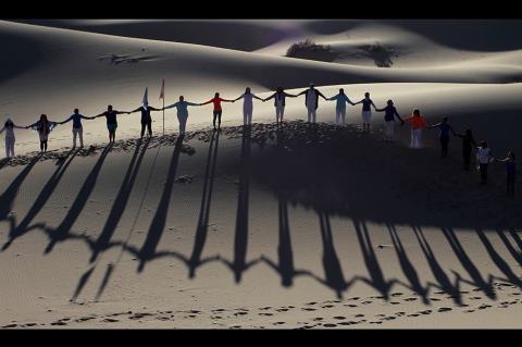Galería de fotos: yoga en las dunas, una experiencia alucinante