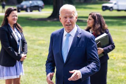 Biden dice que apoya nuevas elecciones en Venezuela; para Machado no es una opción
