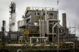 El petróleo cae afectado por las tensiones comerciales