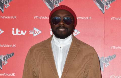 El artista estadounidense will.i.am diseña un tapabocas inteligente
