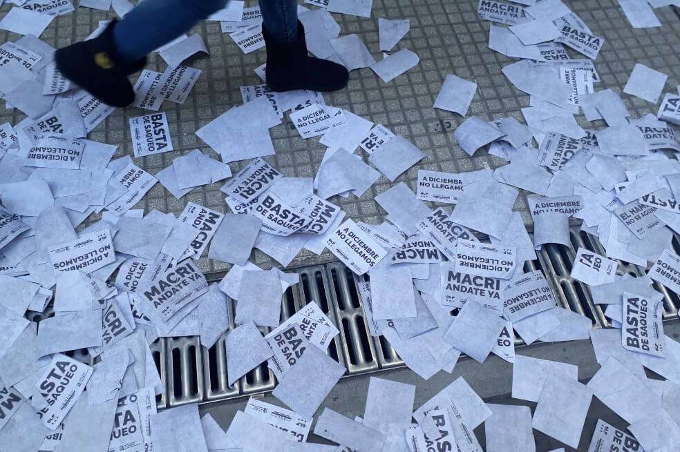 Las calles de Buenos Aires y los volantes de protesta contra el gobierno de Mauricio Macri. / Nelson Fredy Padilla