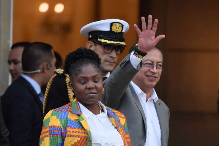 Reforma a la salud Presentación