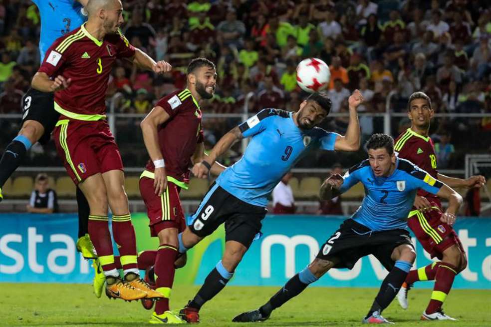 Uruguay está en la segunda posición de la tabla de posiciones de la eliminatoria, con 28 puntos, y con uno más asegura su clasificación a Rusia 2018. / EFE