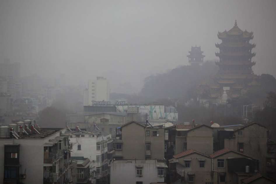 La niebla y polución acumulada hacen difícil la visibilidad en varias ciudades de China/ EFE