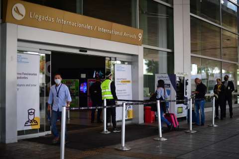 Devuelven a nueve viajeros por no cumplir requisitos para ingresar a Colombia