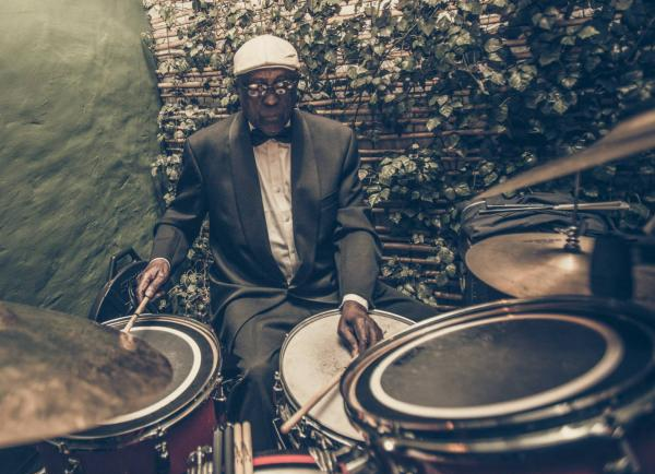 Plinio Córdoba Valencia es un baterista colombiano.