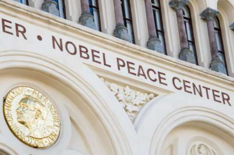 ¡Histórico! El Comité Noruego del Nobel saluda a las víctimas del conflicto en Colombia y a Timochenko, el máximo jefe de las Farc