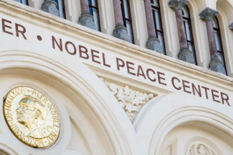 ¡Histórico! El Comité Noruego del Nobel saluda a las víctimas del conflicto en Colombia y a Timochenko, el máximo jefe de las Farc