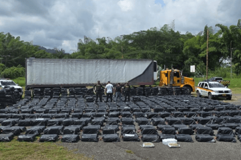Incautan 7.5 toneladas de marihuana ocultas en cargamento de empanadas en Caldas