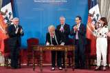 Bachelet propone una nueva Constitución cinco días antes de acabar su mandato