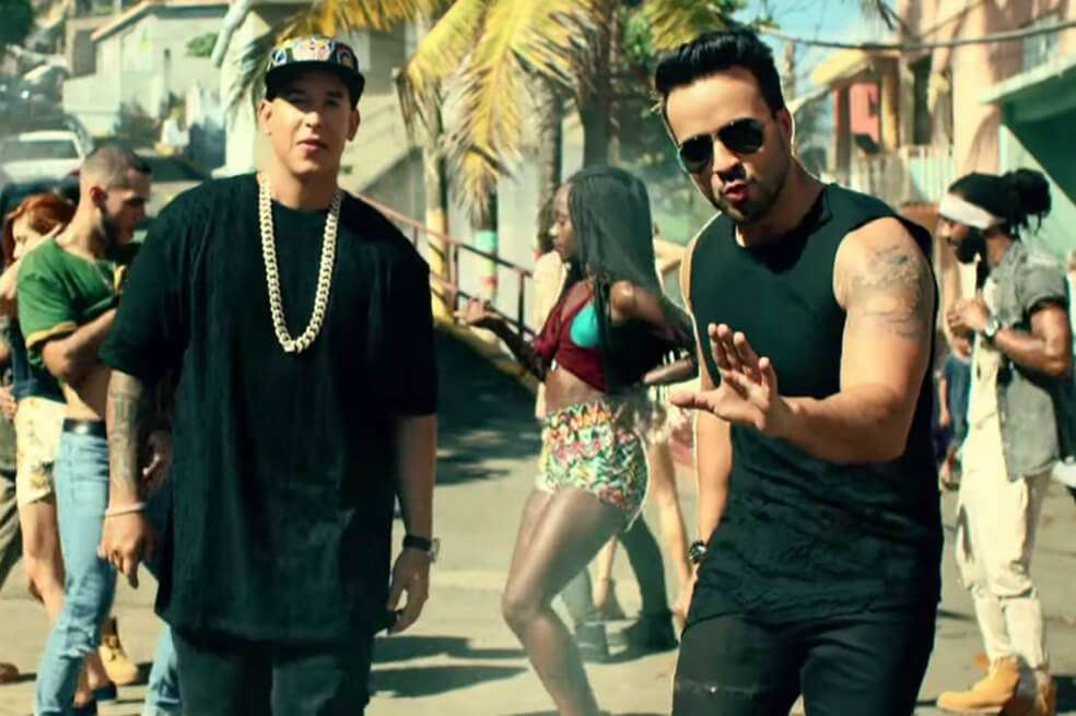 Luis Fonsi y Daddy Yankee interpretan la versión original de la canción "Despacito". / Cortesía
