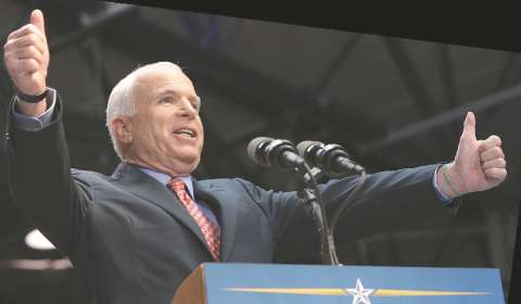 "Señor Presidente, deje de atacar a la prensa": McCain a Trump