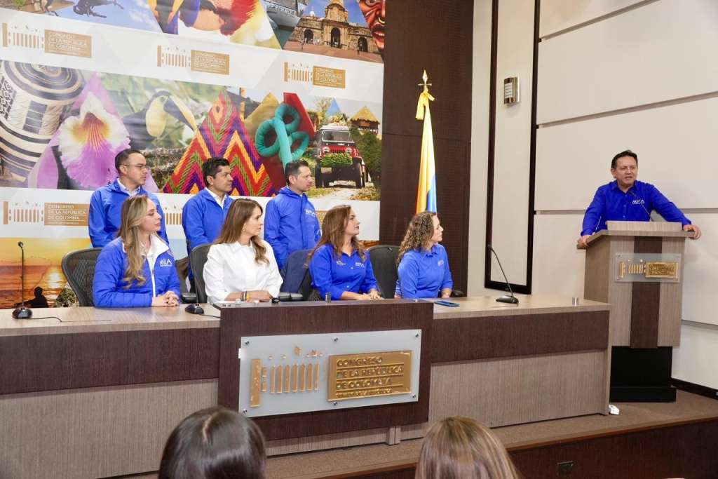 La candidata del Centro Democrático, Paloma Valencia, recibió el respaldo del partido MIRA.