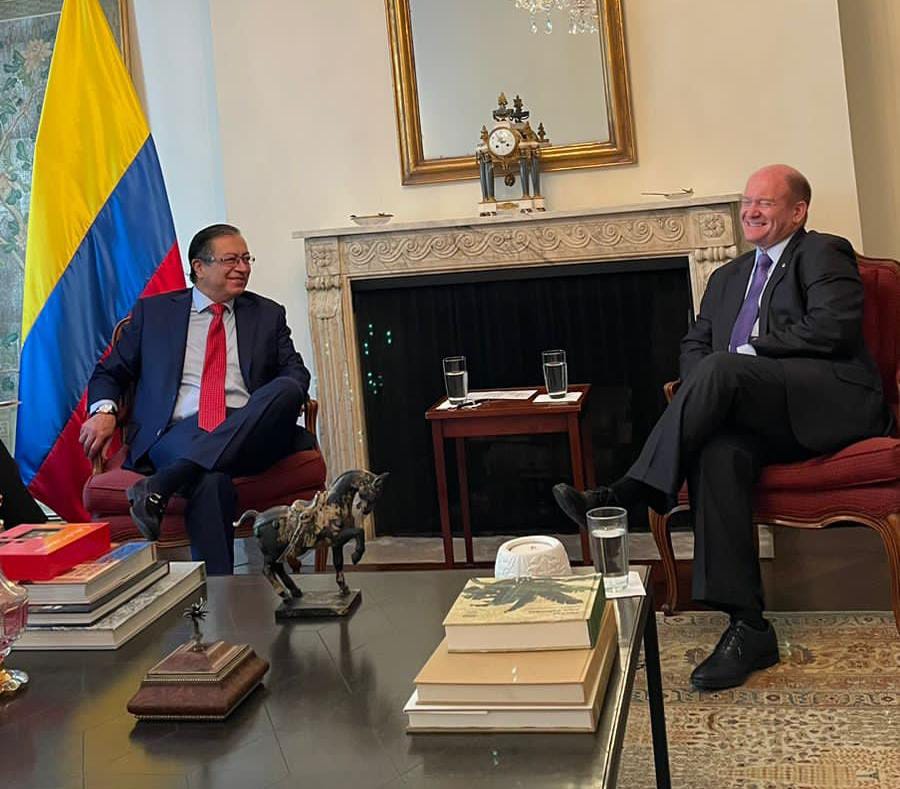 En reunión con Coons el presidente reiteró en la necesidad de que se cambie el enfoque de la política de drogas a nivel global.