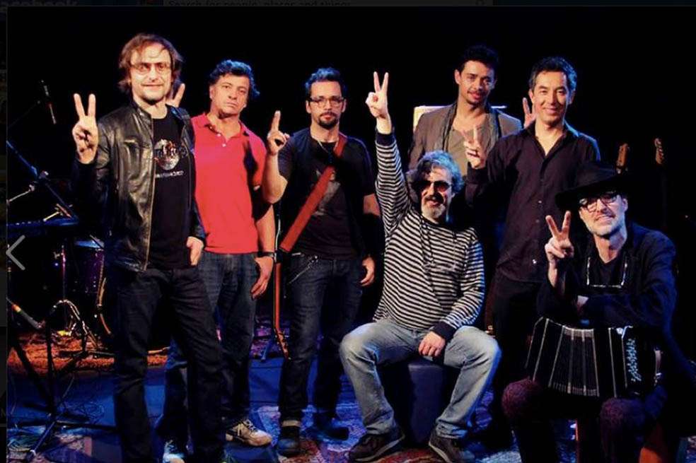Los integrantes de la agrupación Hora Local tienen lista su nueva canción, ‘Cuatro tipos tomando ron’. / Archivo particular