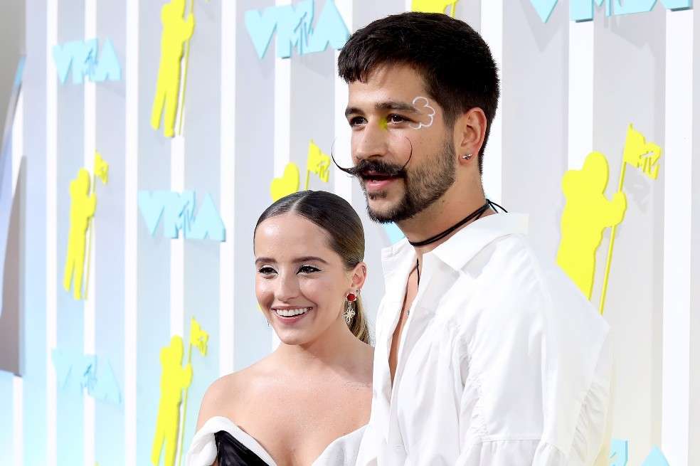 Camilo también coordinó su atuendo con el de Evaluna y fueron toda una sensación en los MTV VMAs y, a su vez, recibieron muchas críticas: “se ven marginales”.