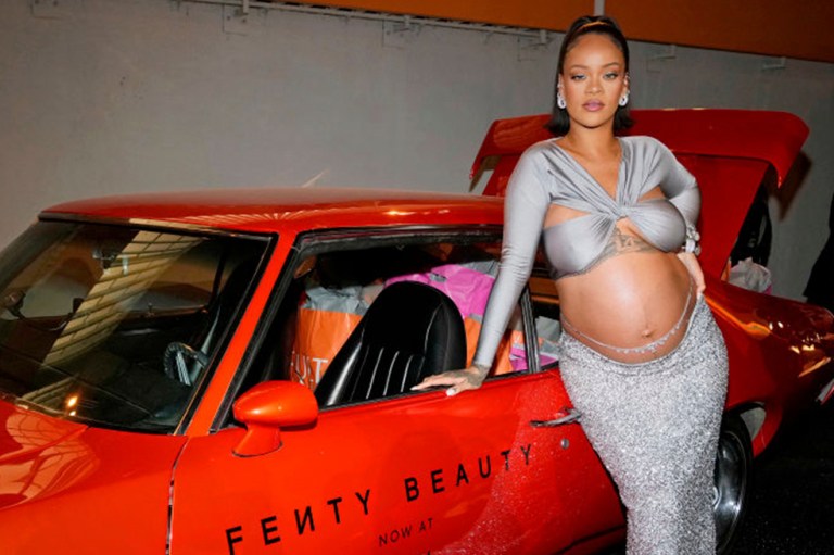 ¿Rihanna tendrá una niña? La pillaron haciendo compras