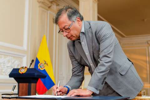 Petro defendió la pensional, pidió movilización y trazó ruta para nuevos ministros