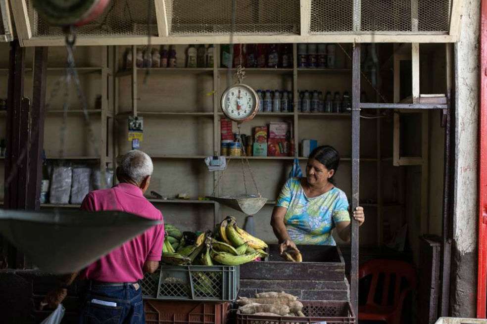 En el mercado de Tibú la mayoría de productos vienen de Cúcuta. / Fotos: Gabriel Corredor Aristizábal